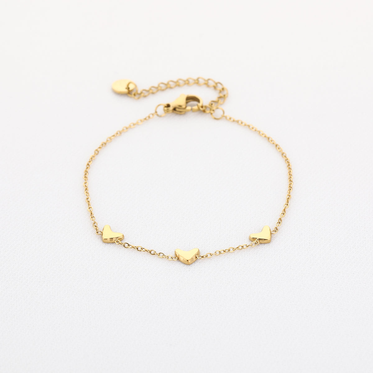 Armband met hartjes goud