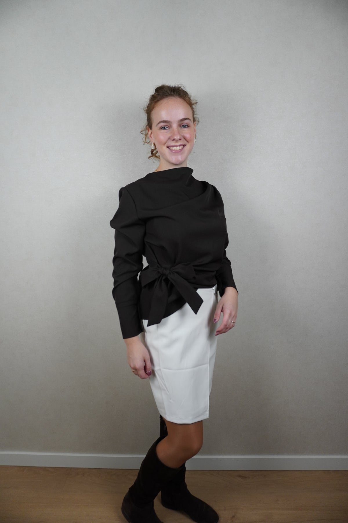 Top Ella bruin