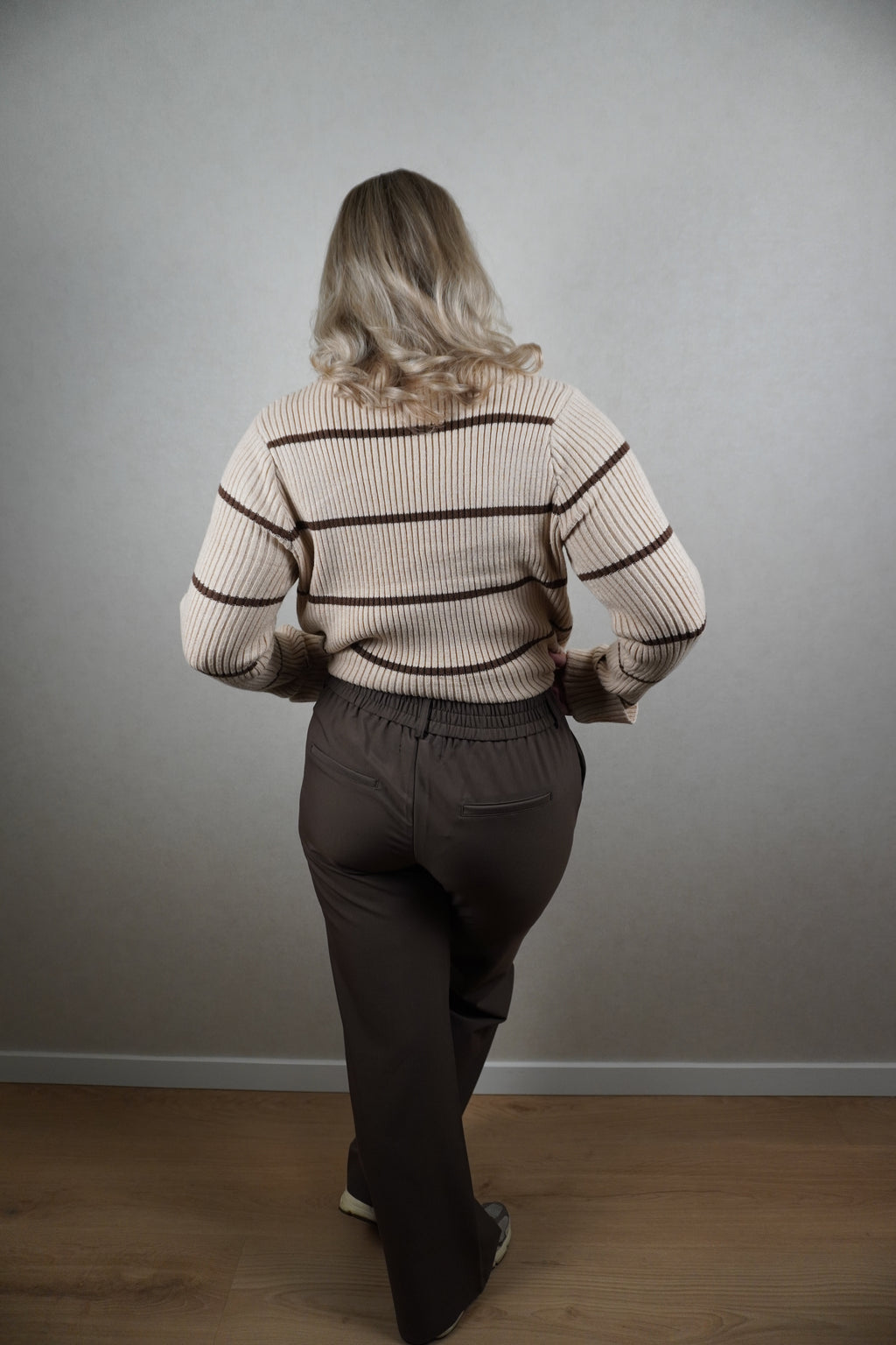 Trui Marije beige